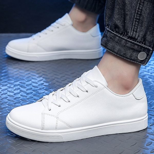 Sepatu Putih Musim Semi 2022 Sepatu Kasual Pria Sneakers Pria Kulit PU Sepatu Anak Laki-laki Jalanan Keren Sepatu Olahraga Flat Alas Kaki Pria Merek