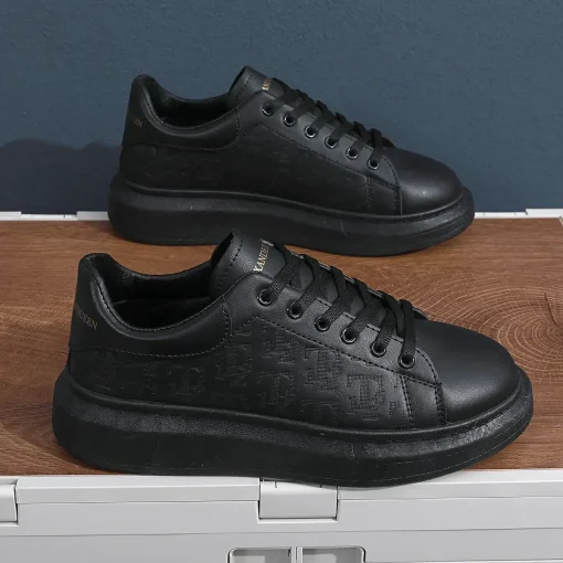 Casual Shoes Men 2024 New arrival Lace-up Thick Sole Casual Sneakers Versatile Leather Muffin Shoes Elevated Male Board Footwear